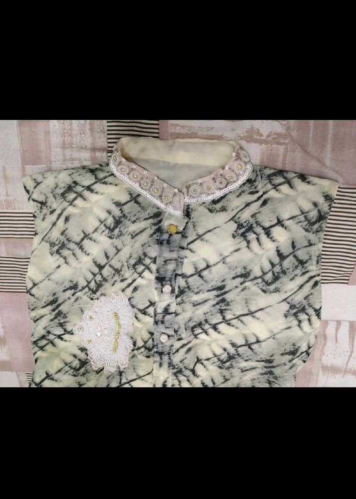 Unique Patterned Top