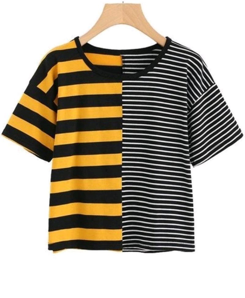 Split printed t-shirt, no tag! Assuming size -M