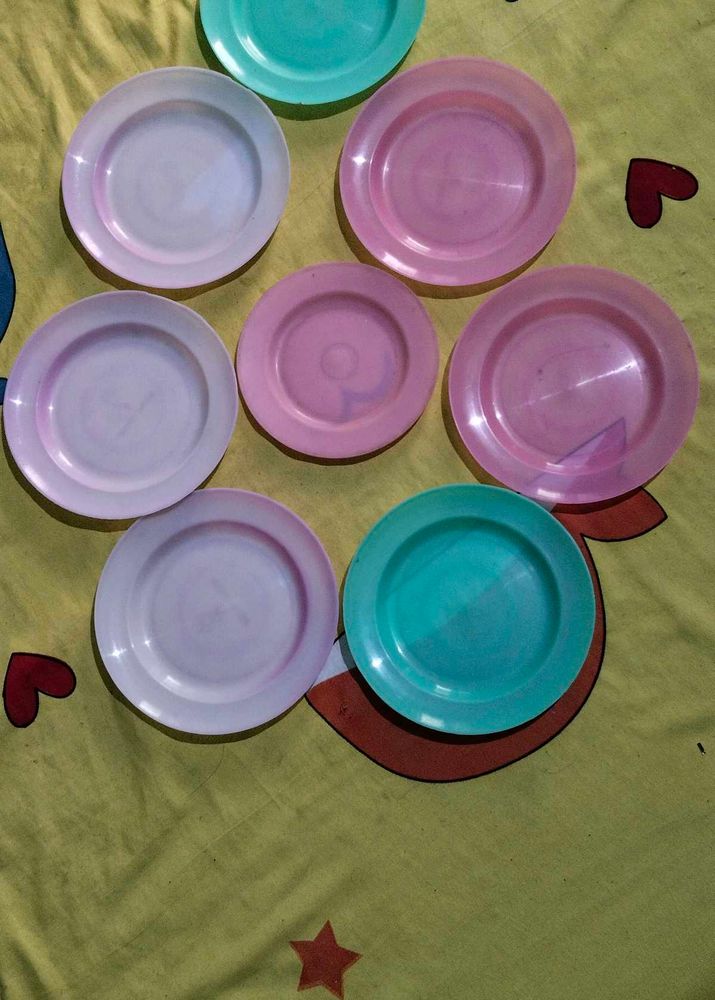 Colorful Plastic Plate Set