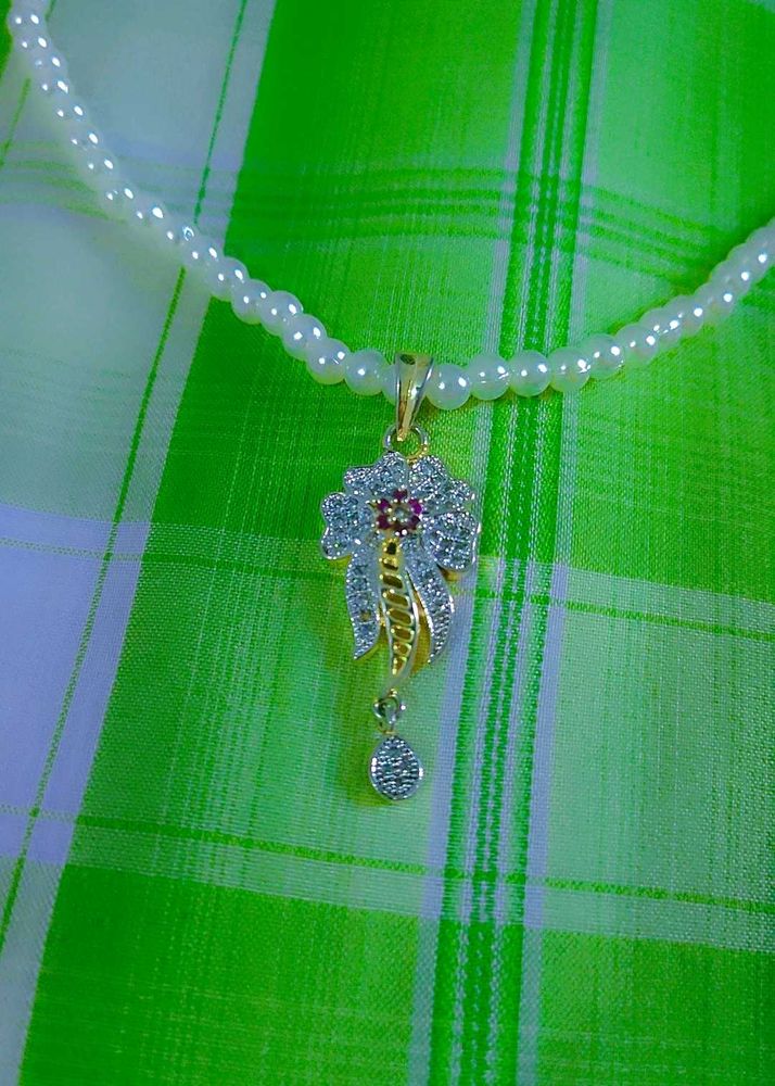 Dimond Stone Locket And Beads Chann