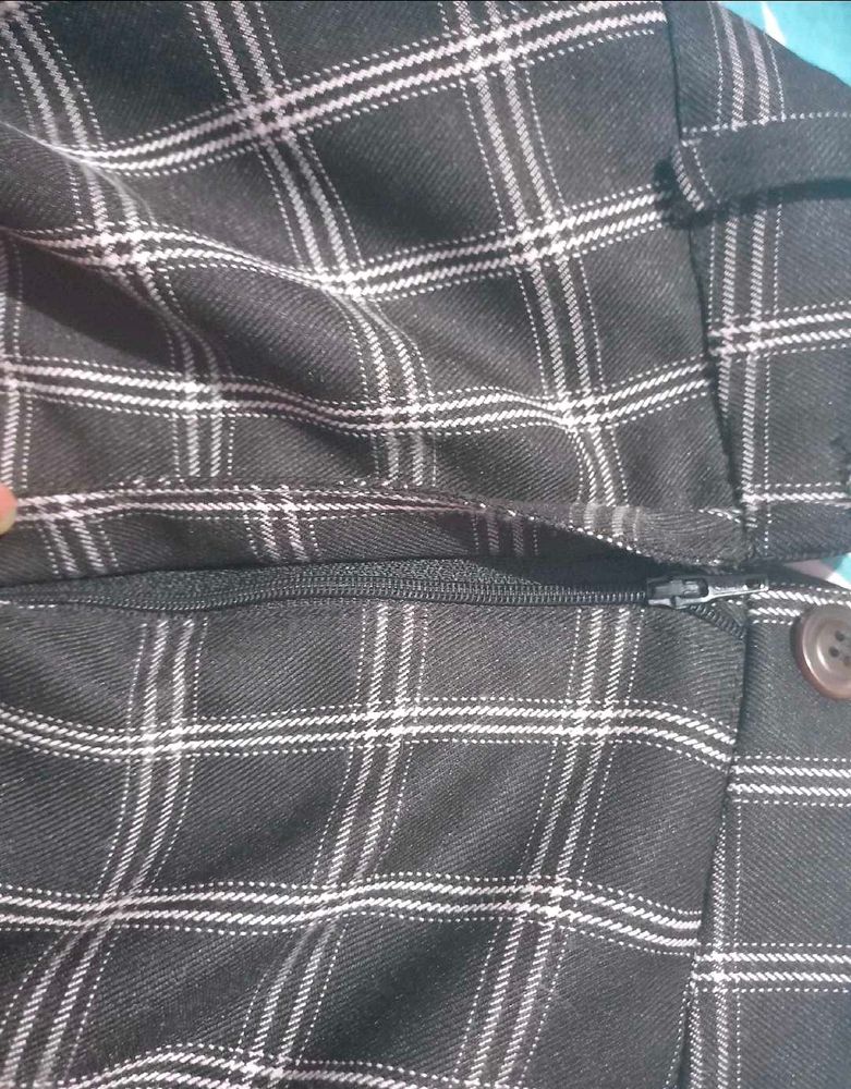 Women Black  Korean Trousers