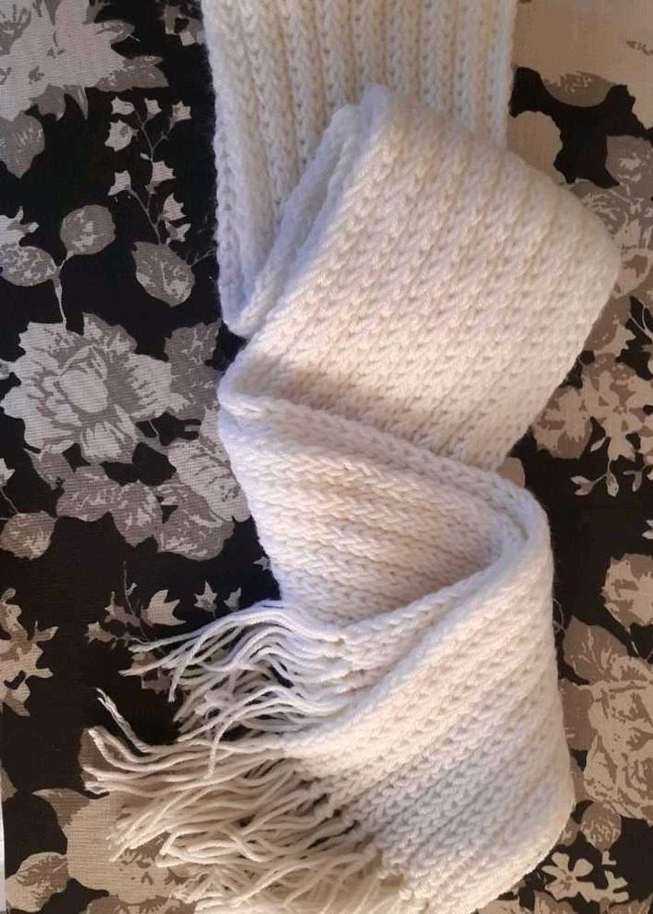 Cozy White Knit Scarf