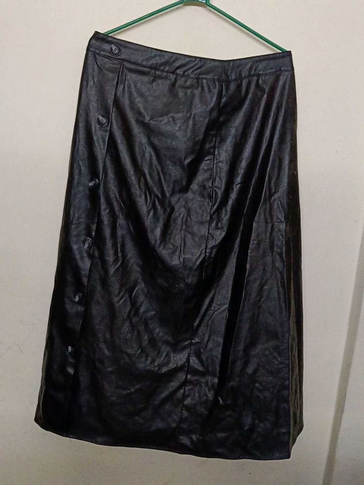 BLACK LEATHER SKIRT