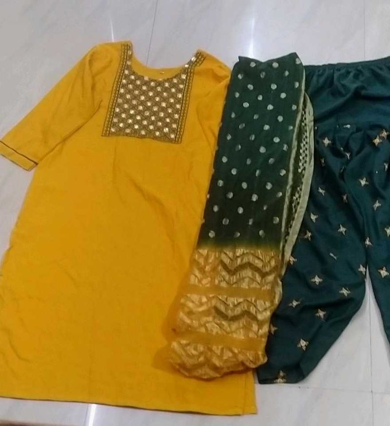 Kurthi Set With Dupatta 💐