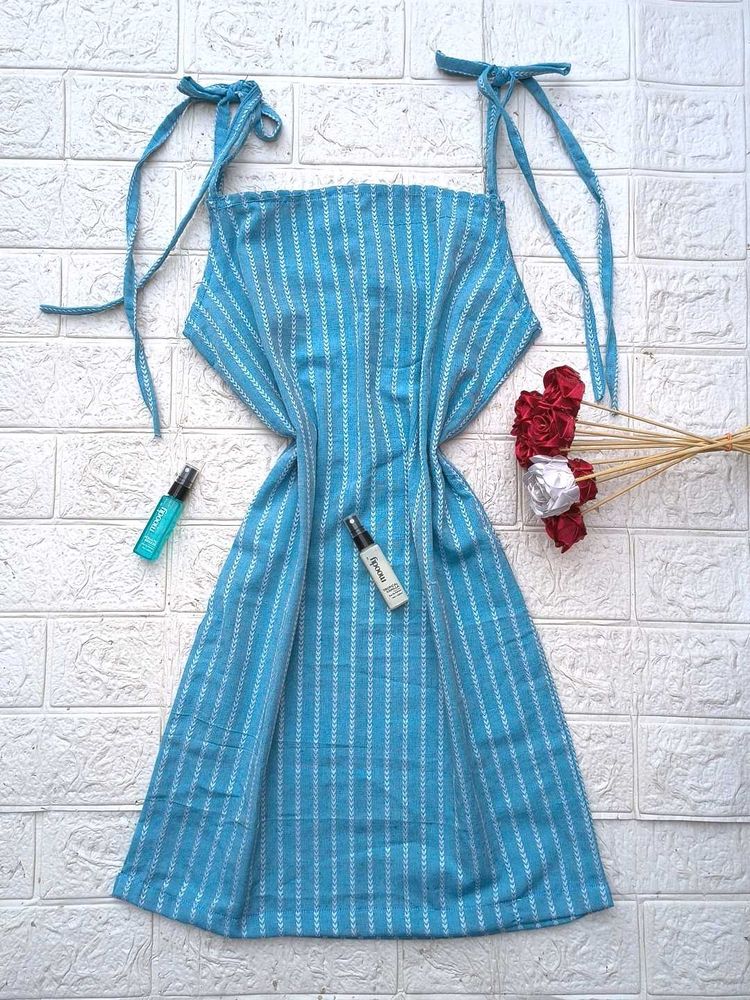 Strapped Short Kurti 💙