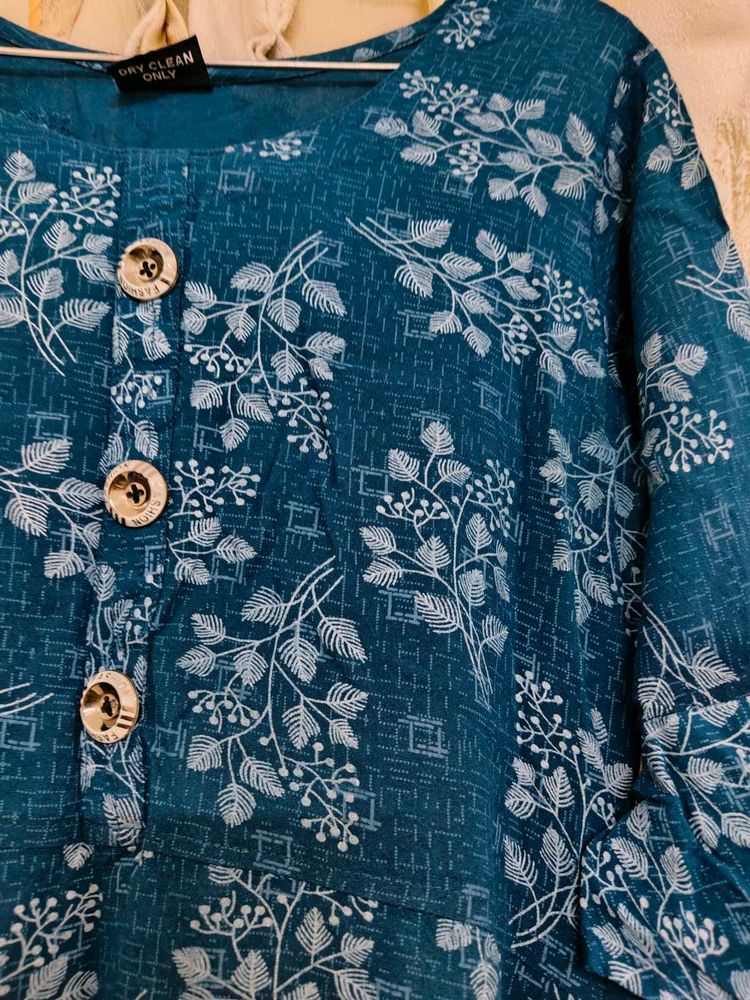 Blue kurti: A-line