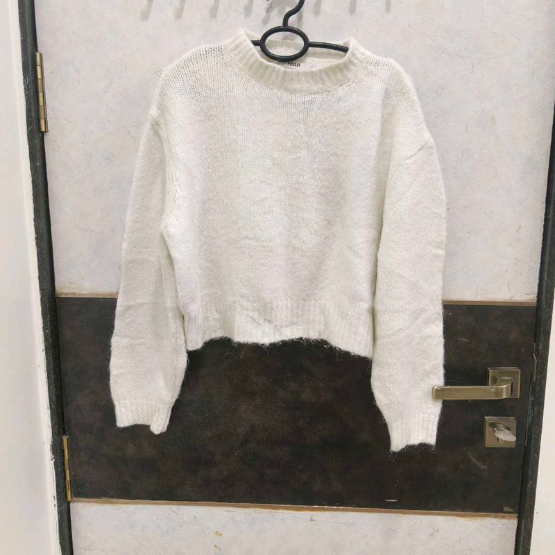 Cozy White Knit Cropped Sweater