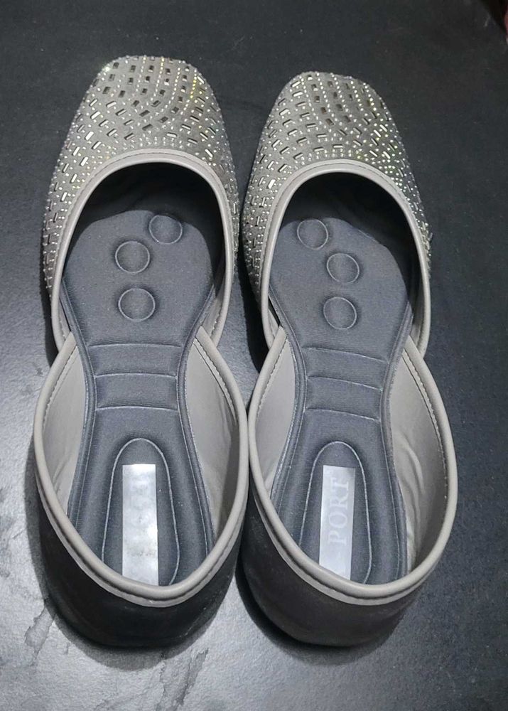Elegant Silver Embellished Juttis