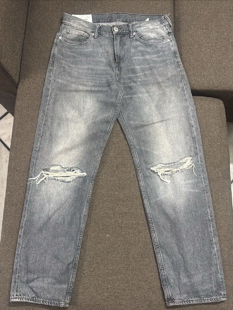 3 Relaxed Fit Pants And One Freebie
