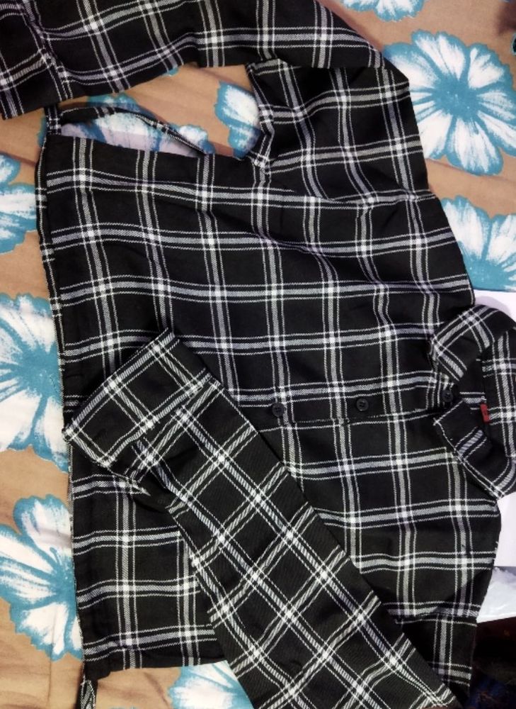 Check Black Crop Shirt🖤🤍