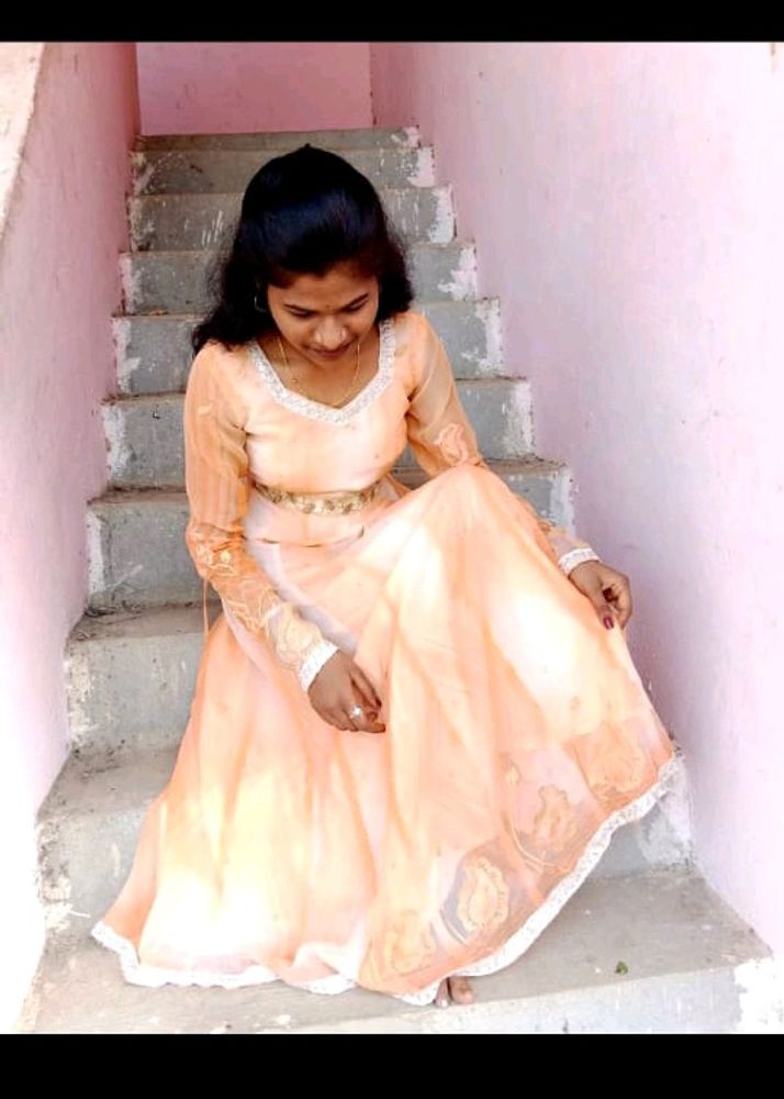 This Is Like New Gown It Only 1 To 2 Time Used