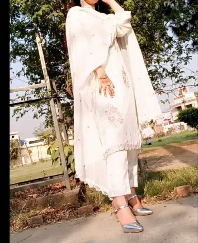 Elegant Kurta pajama dupatta set
