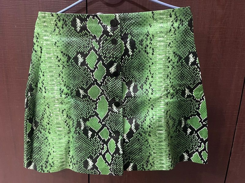 Green Snake Print Mini Skirt ♥️