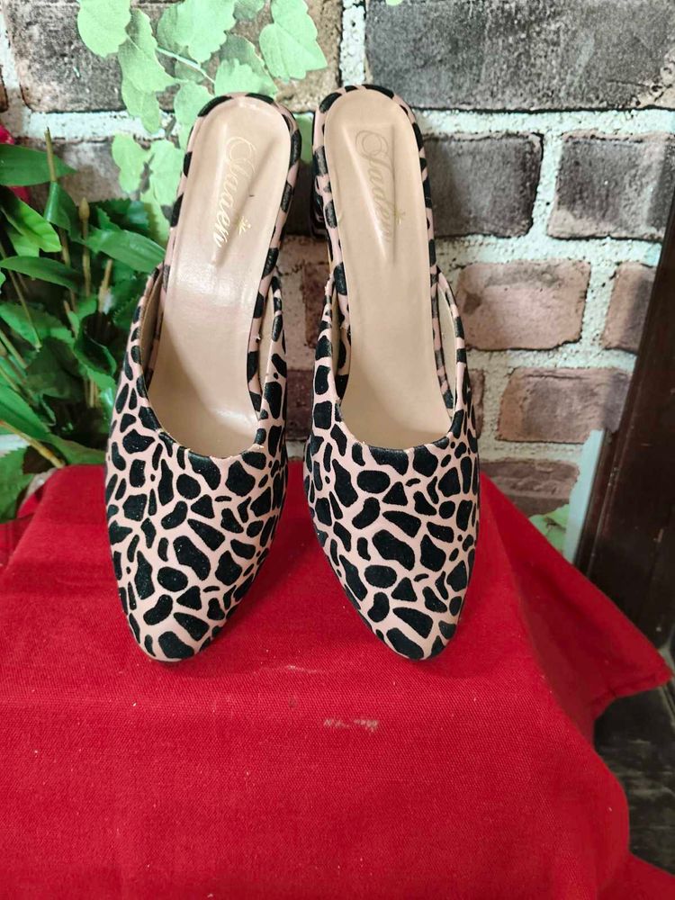 Animal Print Flats Little Shiny Condition 👍🏻
