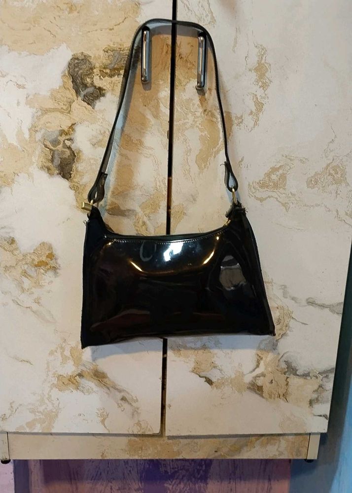 Chic Black Handbag
