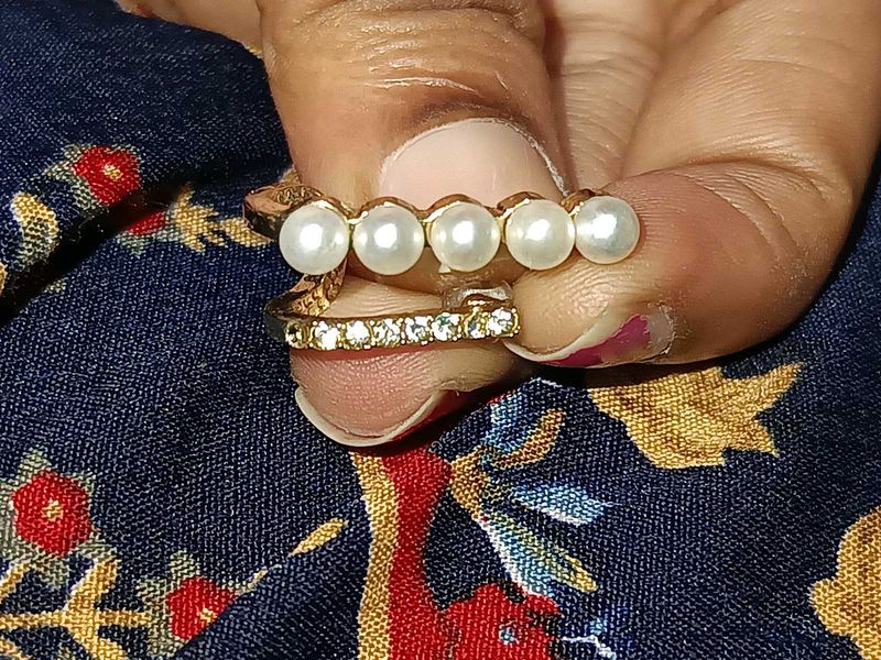 Silver Stud &amp; Horseshoe Earring Set