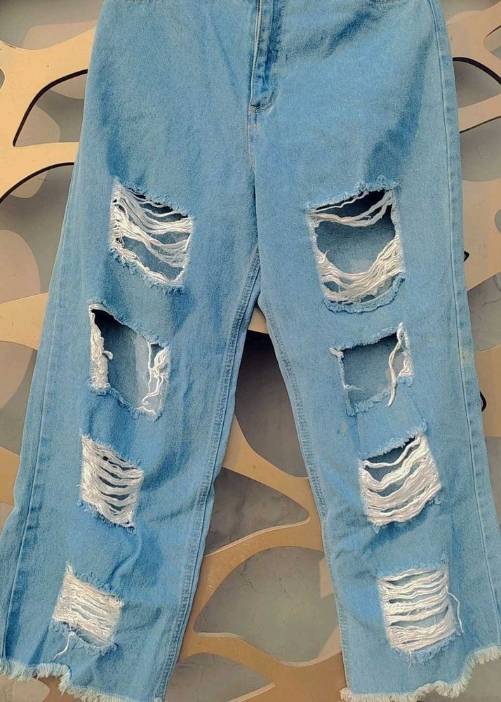 Straight Ripped JeansWith Crocehet Top In Combo