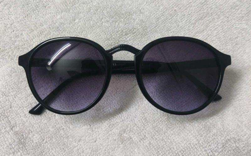 Black Round Sunglasses