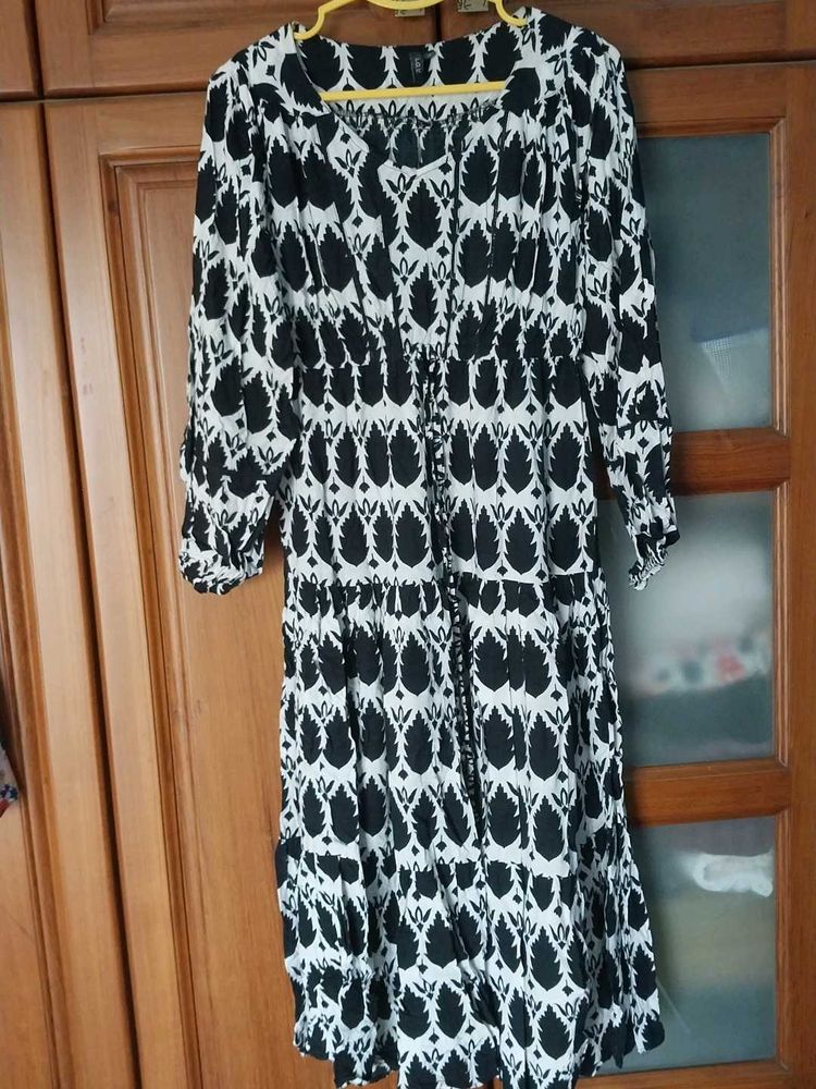 Black &amp; White Skater Midi Cotton Dress