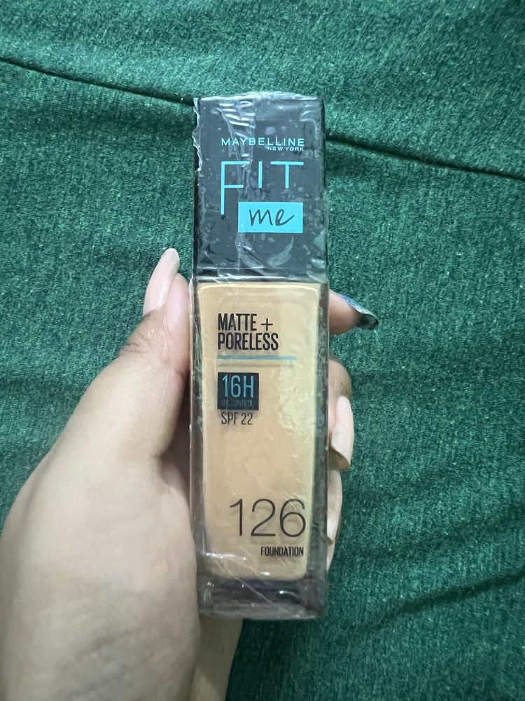 126 Maybelline Fit Me Matte+Poreless Foundation