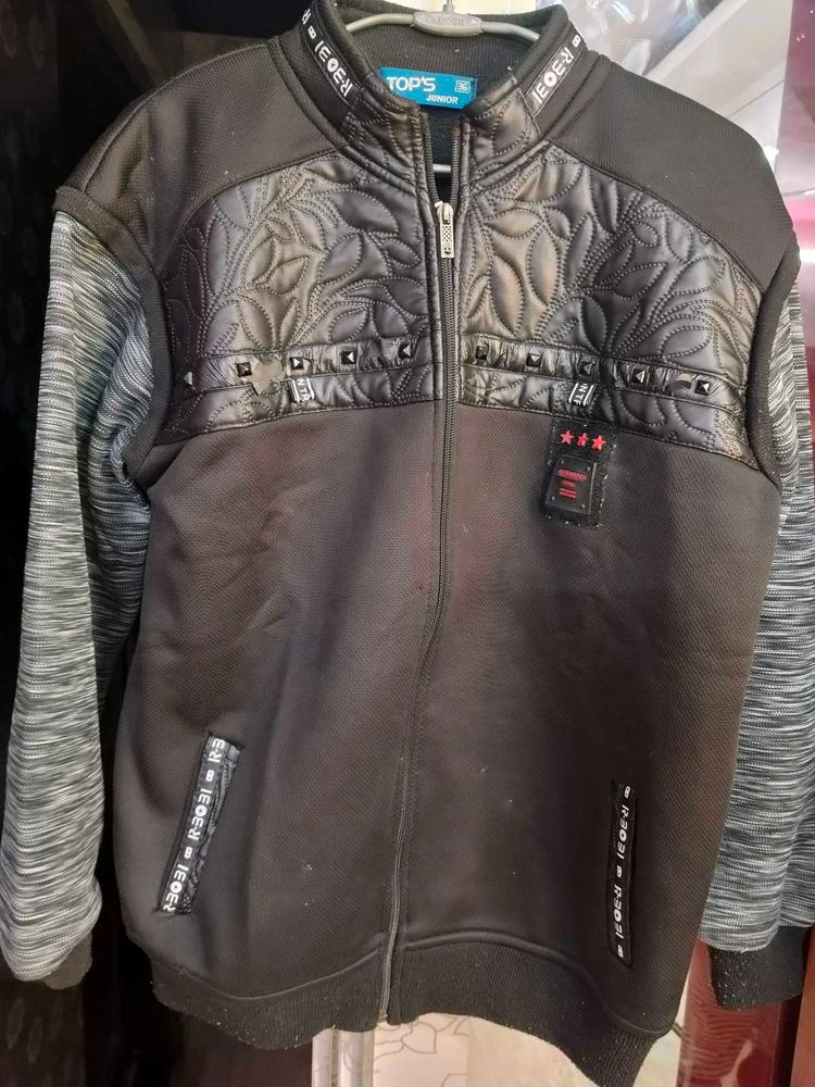 Stylish Black Zip-Up Jacket