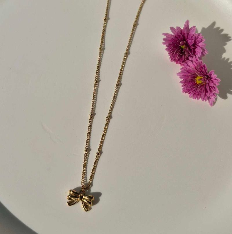 Gold Bow Necklace