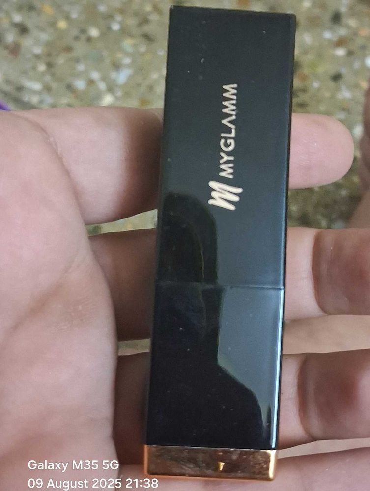 MyGlamm Lipstick Shade Barely Nude