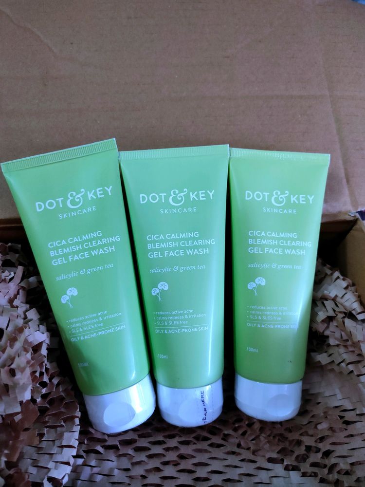 Dot &amp; Key Blemishe Clearing Face Wash