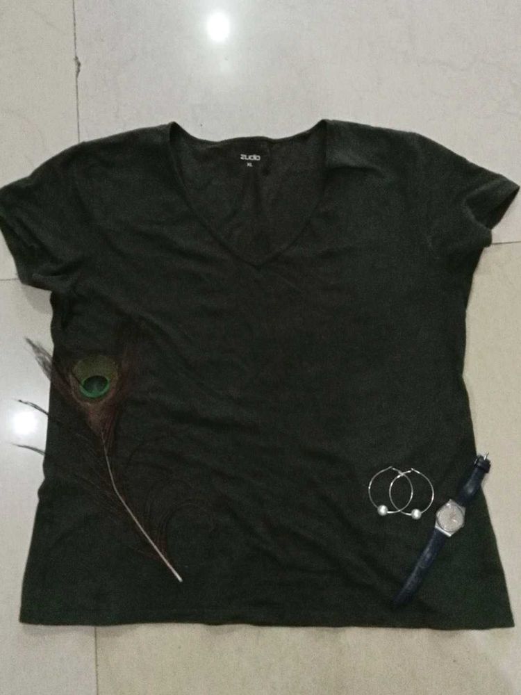 Plane Green T-shirt That Gives You Stenting Look