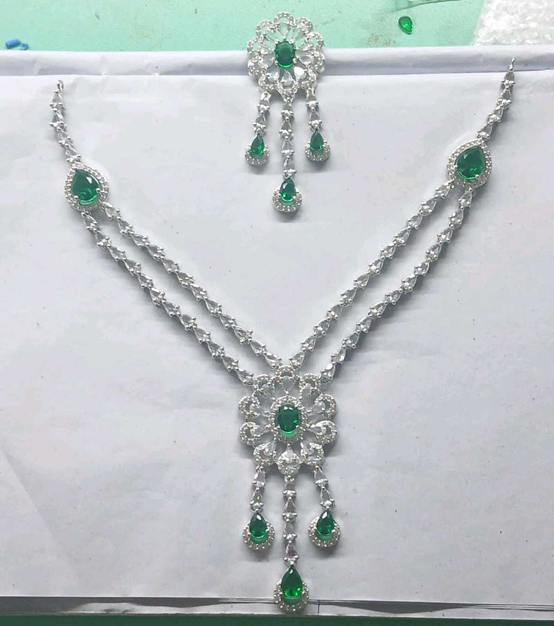 Elegant Green AD stone Jewellery Set