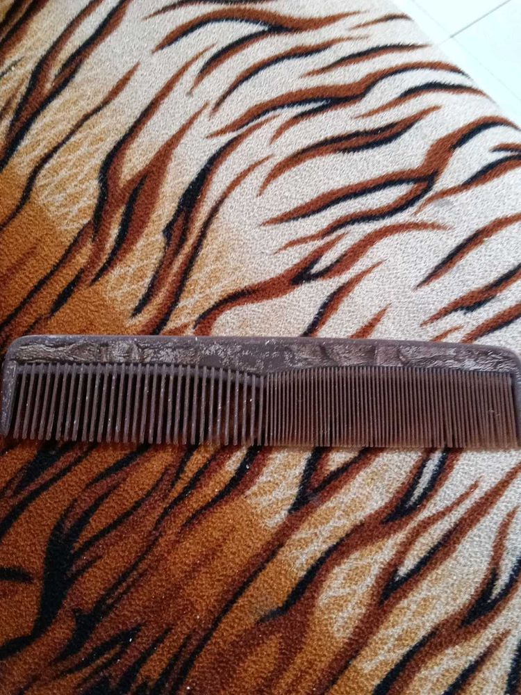 Vintage Brown Hair Comb