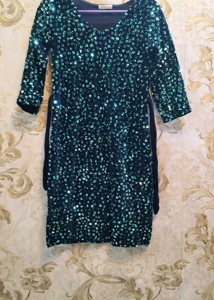 Sequin Bodycon DressSize 34.Stretchable.