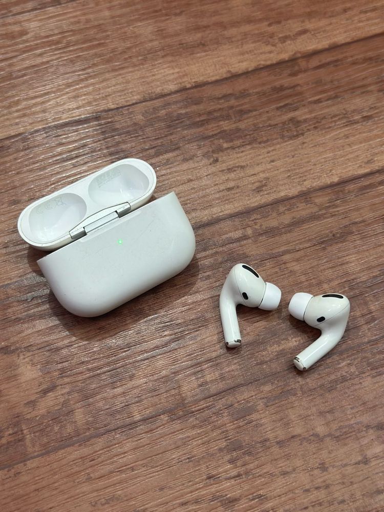 Original AirPods Pro 1st Generation With Box Used