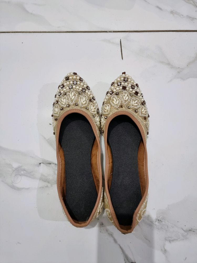 Mojri, Size 5