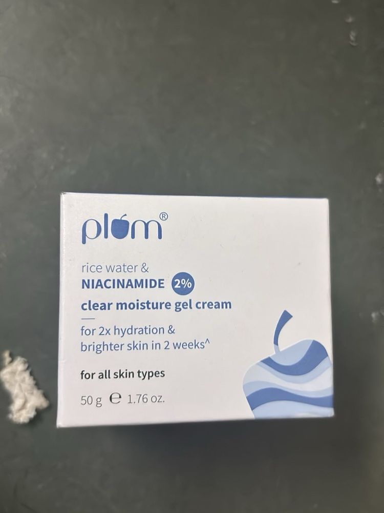 Plum Niacinamide Moisturiser and Gel Cream