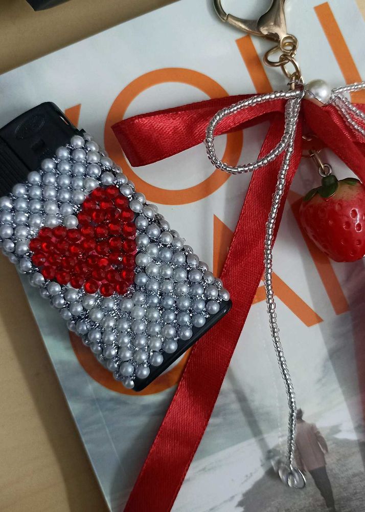🎀🔗Y2K Beaded Lighter (Customizable colors)