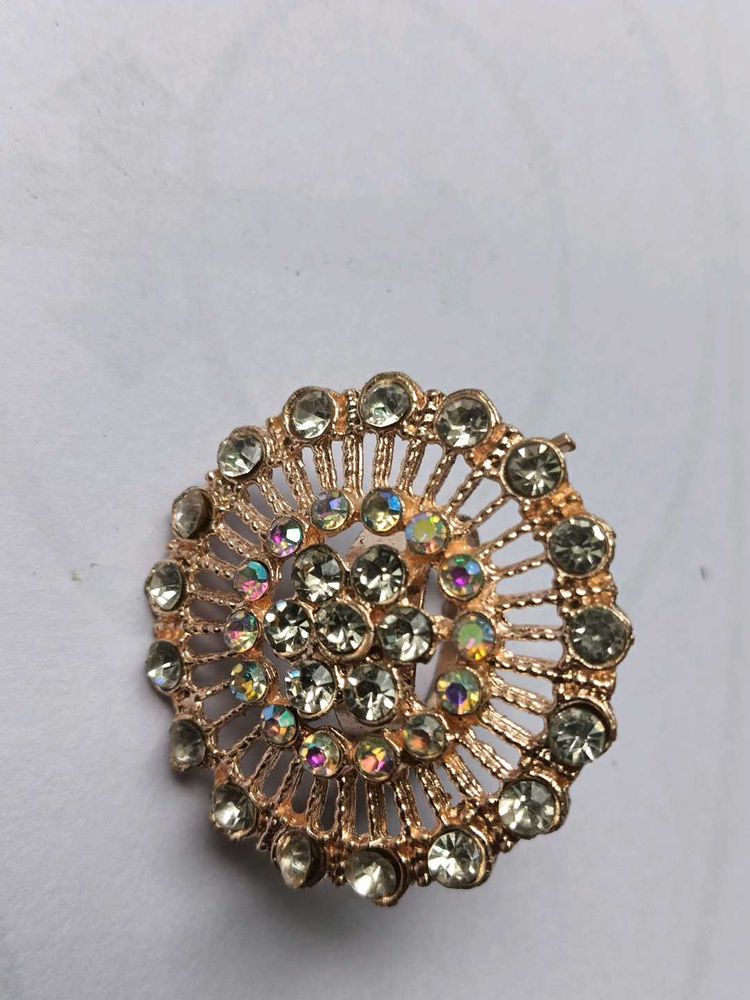 Elegant Round Necklace