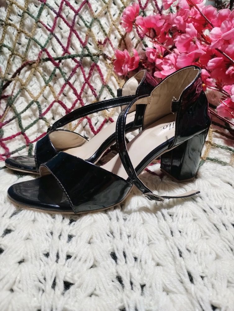 Black heel shoes👠