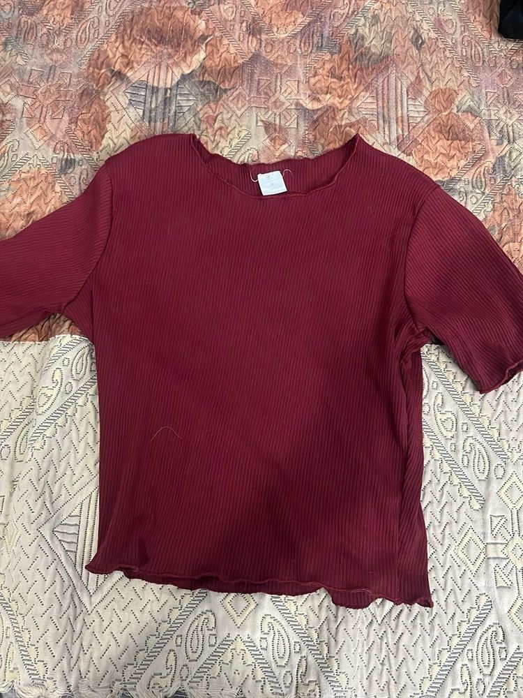 CROP TOP