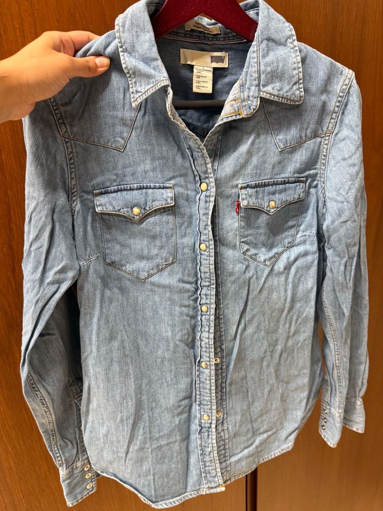 Levi’s blue denim shirt
