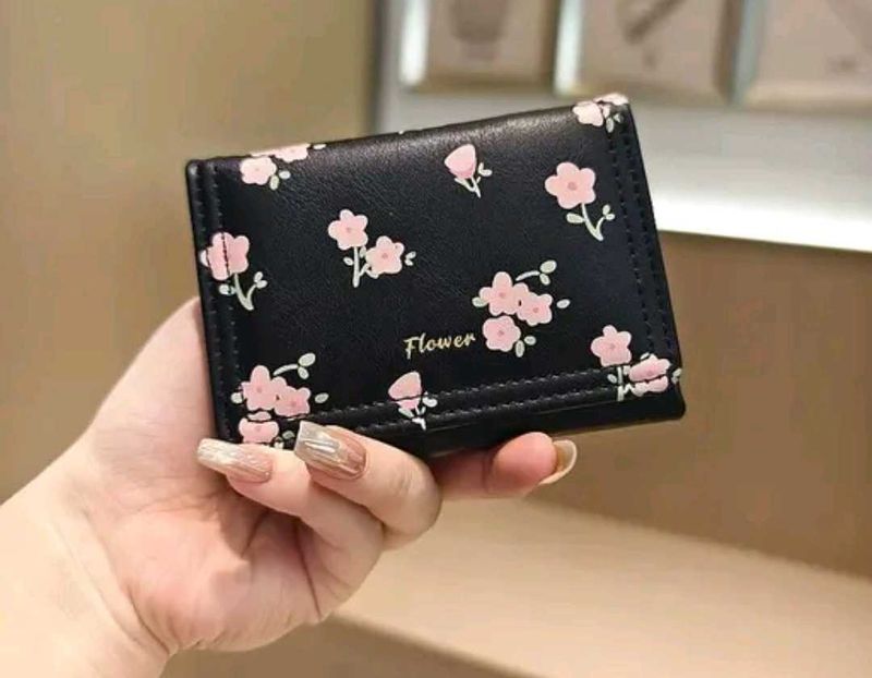 Floral Print Wallet 🦋