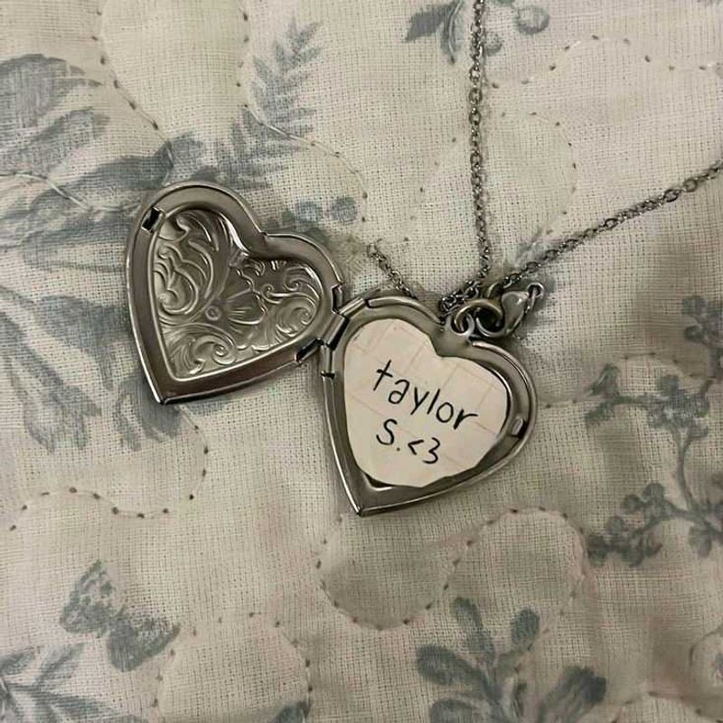 Pinterest Vintage Heart locket &lt;3