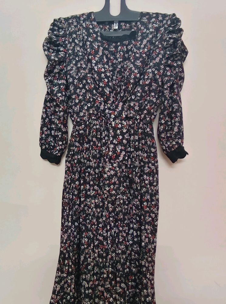 Women A Line Dress With Puffed Sleeves