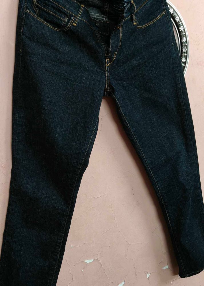 LEVIS Dark Blue Jeans