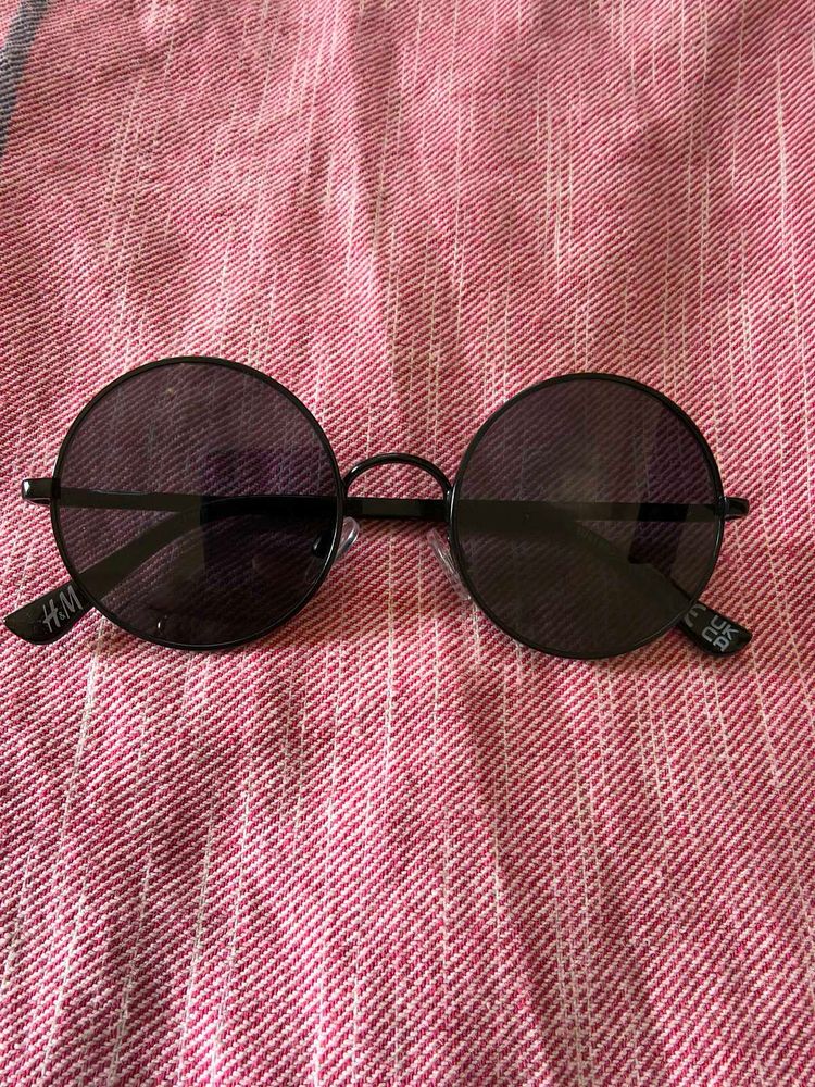H&amp;M Round Sunglasses - Black