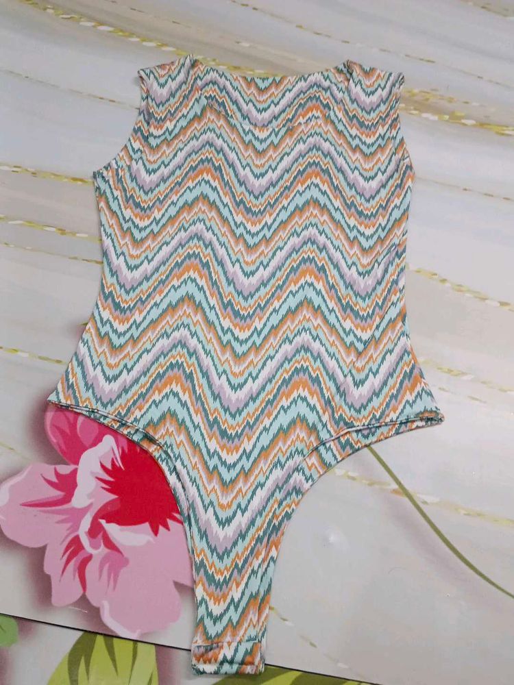 (800)Patterned Sleeveless Top