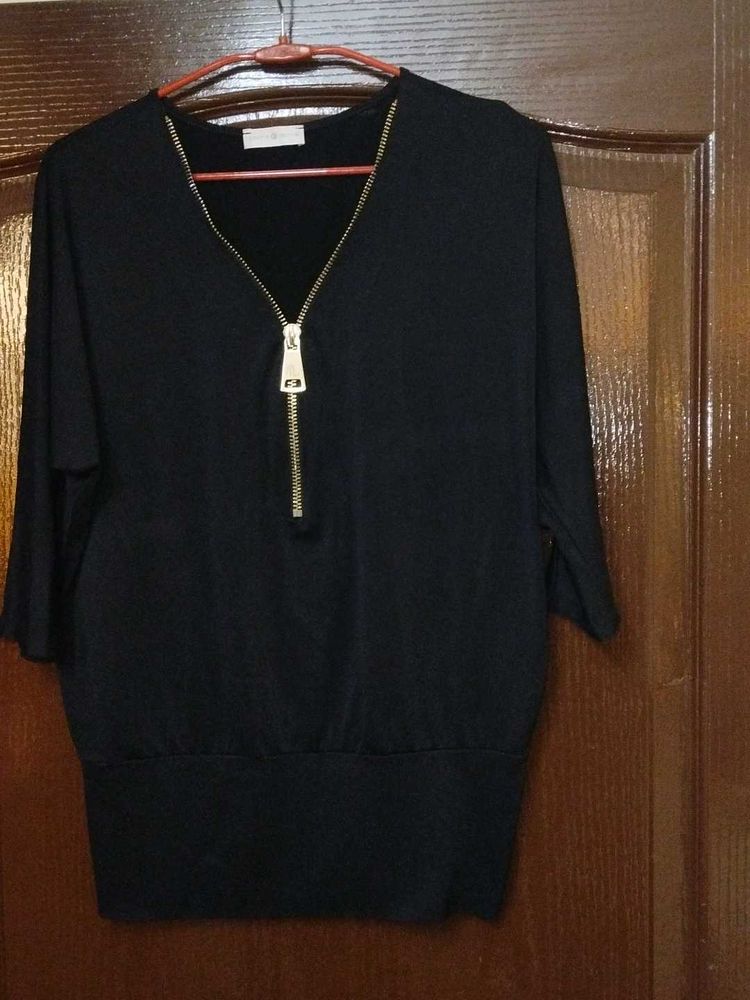 Black Zipper Top