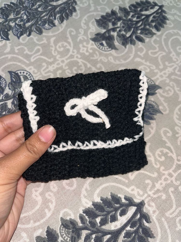 Crochet Black &amp; White Wallet