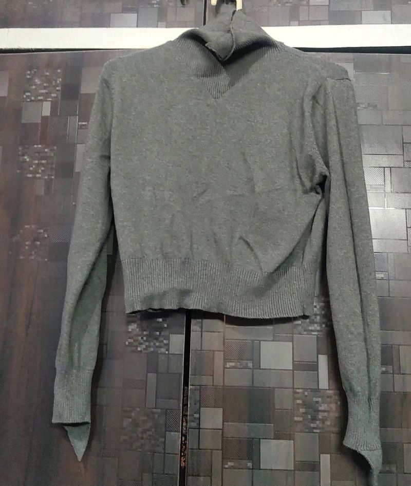 Gray Turtleneck Crop Top