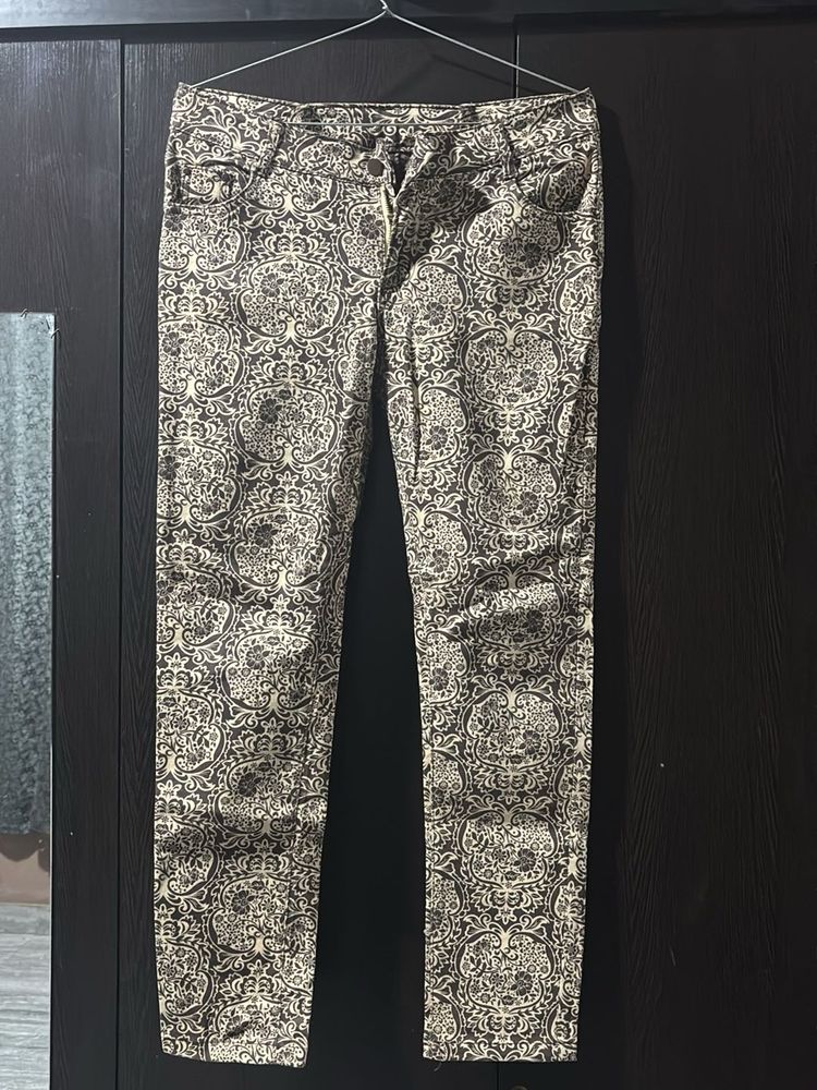 Patterned Casual Pants